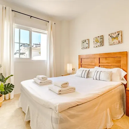 Apartment 40 Comfortable Next To Puerto De La Duquesa *